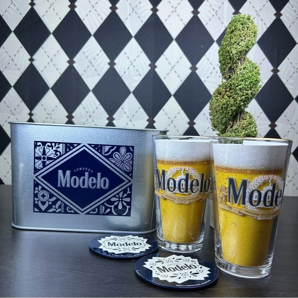 Modelo 5 Set Beer Bar Collectibles: 2 Pint Glasses + Ice Bucket + 2‎ Coasters